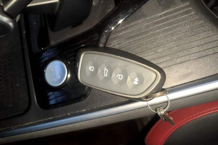 Used Haval X DOG 2022 1.5T DCT Two-Wheel Drive Trendy Edition Vehicle Key