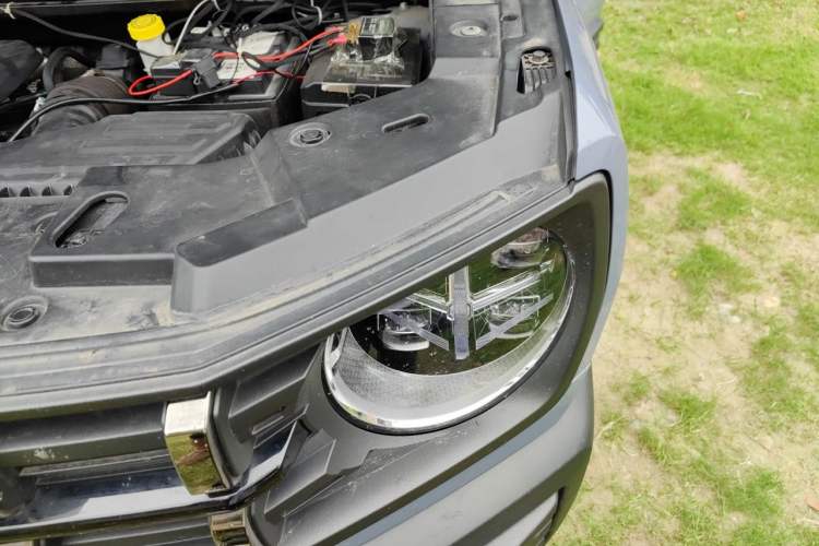 Used Haval X DOG 2022 1.5T DCT Two-Wheel Drive Trendy Edition Engine Bay Left