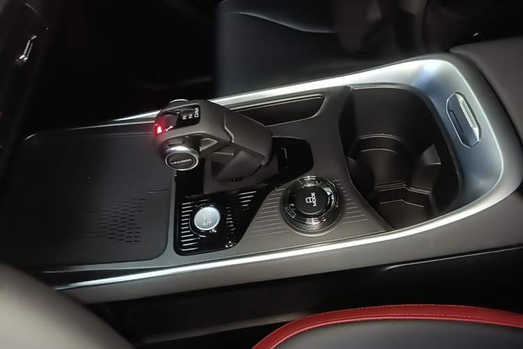 Used Haval X DOG 2022 1.5T DCT Four-Wheel Drive Trendy Wild Edition Gear Lever