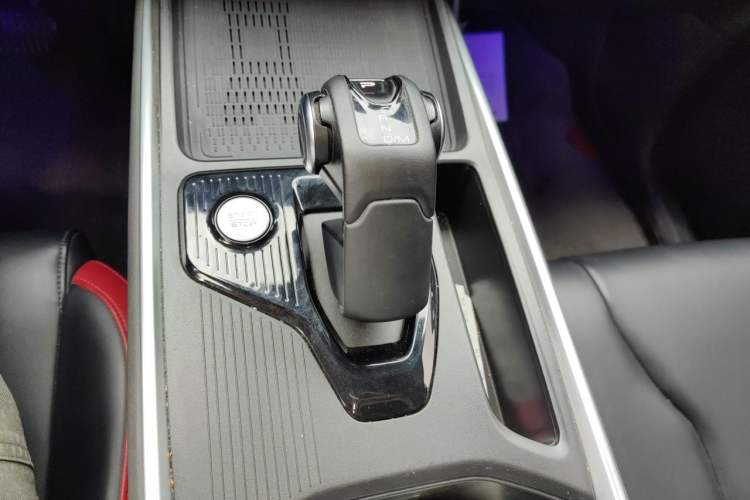 Used Haval X DOG 2022 1.5T DCT Two-Wheel Drive Trendy Edition Gear Lever