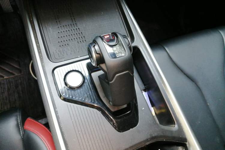 Used Haval X DOG 2022 1.5T DCT Two-Wheel Drive Trendy Sound Edition Gear Lever