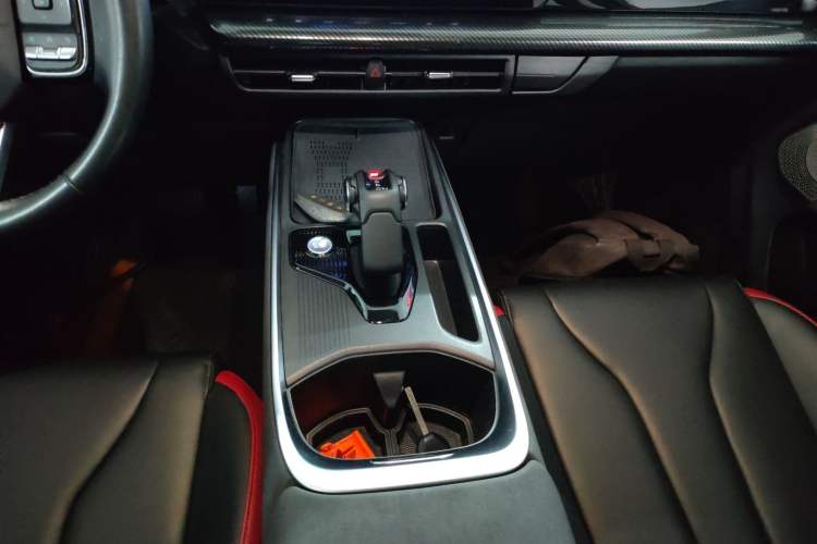 Used Haval X DOG 2022 1.5T DCT Two-Wheel Drive Trendy Edition Gear Lever