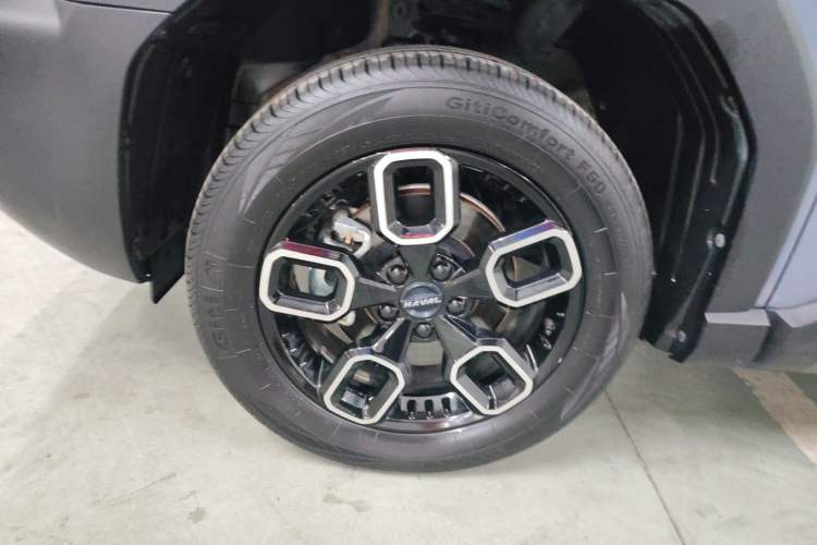 Used Haval X DOG 2022 1.5T DCT Two-Wheel Drive Trendy Edition Left Front Wheel Hub