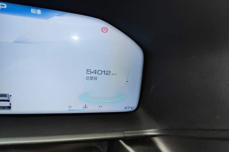 Used Haval X DOG 2022 1.5T DCT Two-Wheel Drive Trendy Edition Odometer Close Up