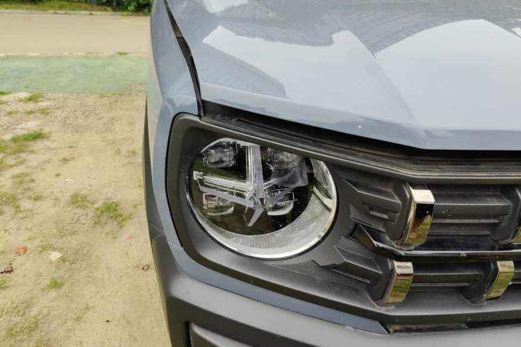 Used Haval X DOG 2022 1.5T DCT Two-Wheel Drive Trendy Edition Right Front Headlight