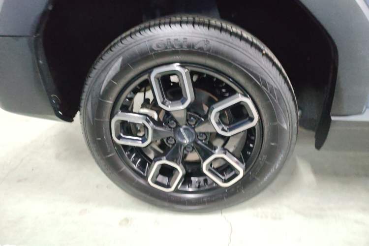 Used Haval X DOG 2022 1.5T DCT Two-Wheel Drive Trendy Edition Right Rear Wheel Hub