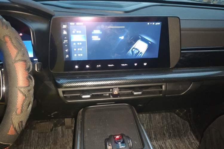 Used Haval X DOG 2022 1.5T DCT Two-Wheel Drive Trendy Edition Audio And AC Panel