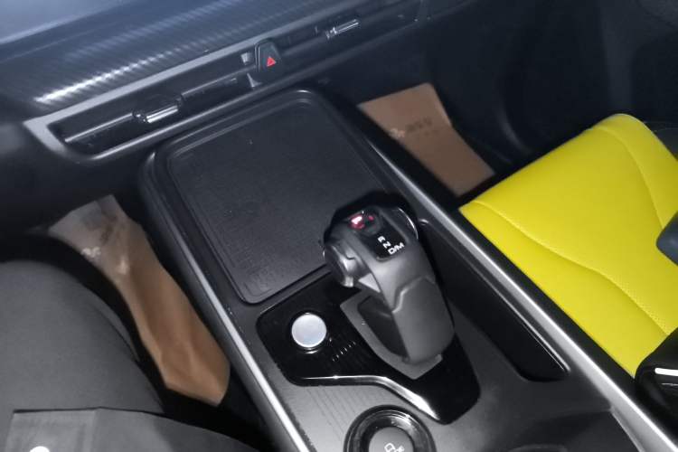 Used Haval X DOG 2022 1.5T DCT Four-Wheel Drive Trendy Wild Edition Gear Lever