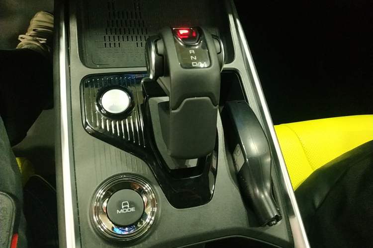 Used Haval X DOG 2022 1.5T DCT Four-Wheel Drive Trendy Wild Edition Gear Lever