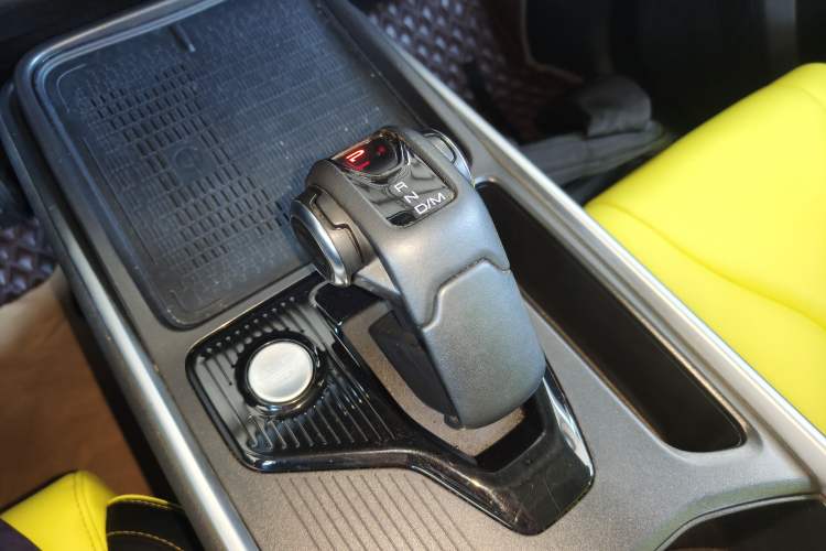 Used Haval X DOG 2022 1.5T DCT Two-Wheel Drive Trendy Edition Gear Lever