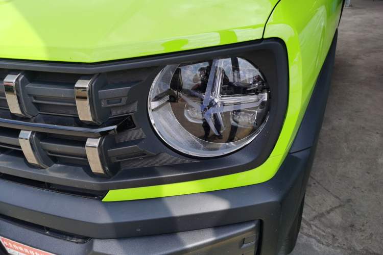 Used Haval X DOG 2022 1.5T DCT Two-Wheel Drive Trendy Edition Left Front Headlight