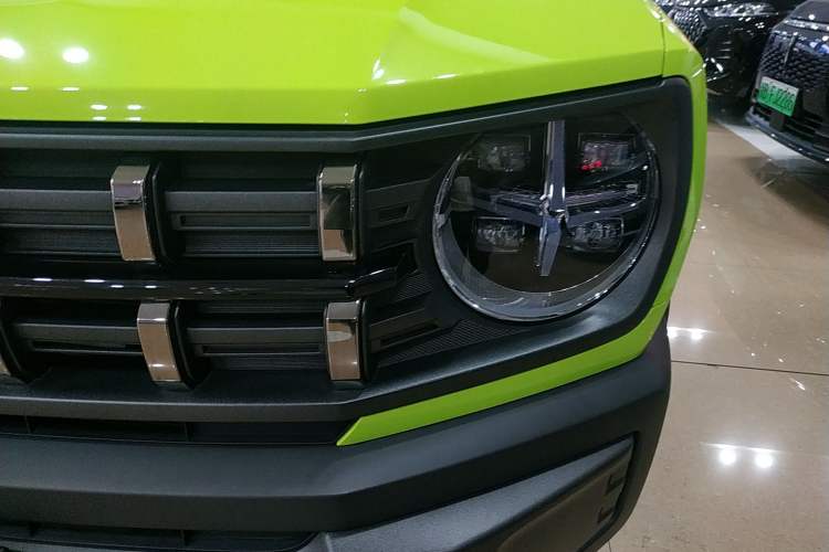 Used Haval X DOG 2022 1.5T DCT Four-Wheel Drive Trendy Wild Edition Left Front Headlight