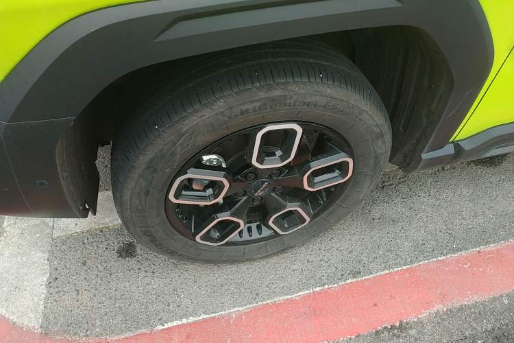Used Haval X DOG 2022 1.5T DCT Four-Wheel Drive Trendy Wild Edition Left Front Wheel Hub