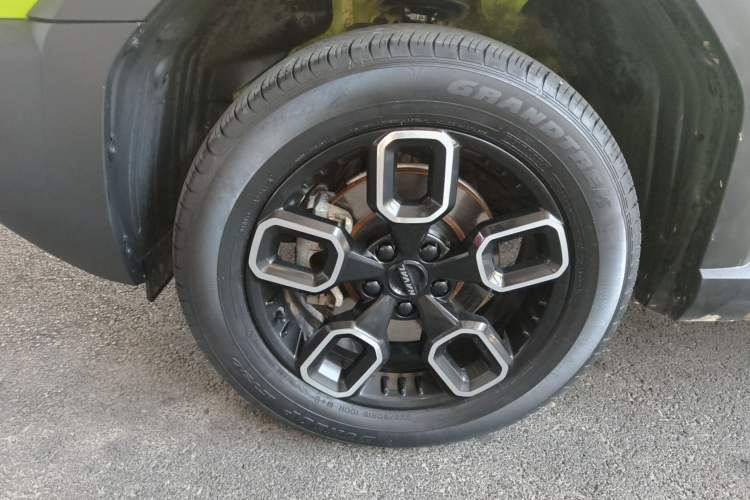 Used Haval X DOG 2022 1.5T DCT Two-Wheel Drive Trendy Edition Left Front Wheel Hub