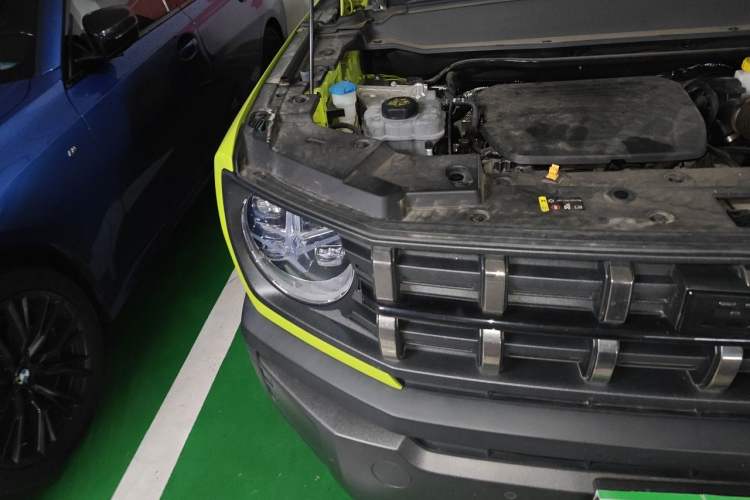 Used Haval X DOG 2022 1.5T DCT Four-Wheel Drive Trendy Wild Edition Right Front Headlight