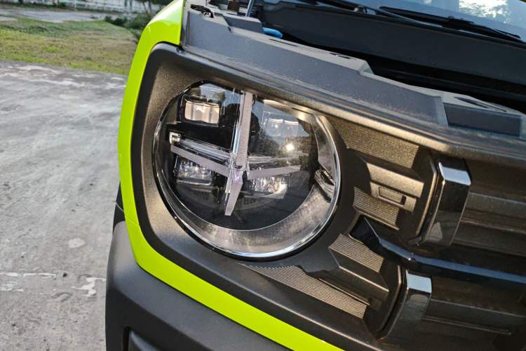 Used Haval X DOG 2022 1.5T DCT Two-Wheel Drive Trendy Edition Right Front Headlight
