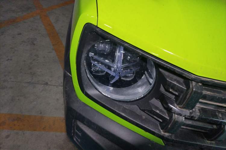 Used Haval X DOG 2022 1.5T DCT Two-Wheel Drive Trendy Edition Right Front Headlight