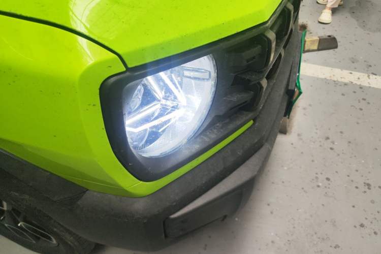 Used Haval X DOG 2022 1.5T DCT Two-Wheel Drive Trendy Edition Right Front Headlight