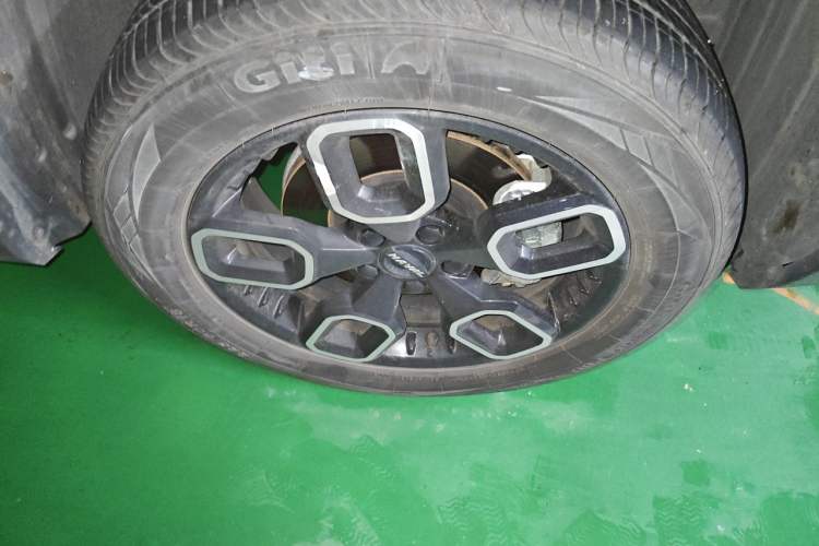 Used Haval X DOG 2022 1.5T DCT Four-Wheel Drive Trendy Wild Edition Right Front Wheel Hub