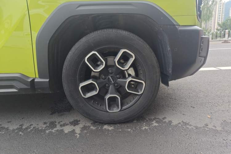 Used Haval X DOG 2022 1.5T DCT Four-Wheel Drive Trendy Wild Edition Right Front Wheel Hub