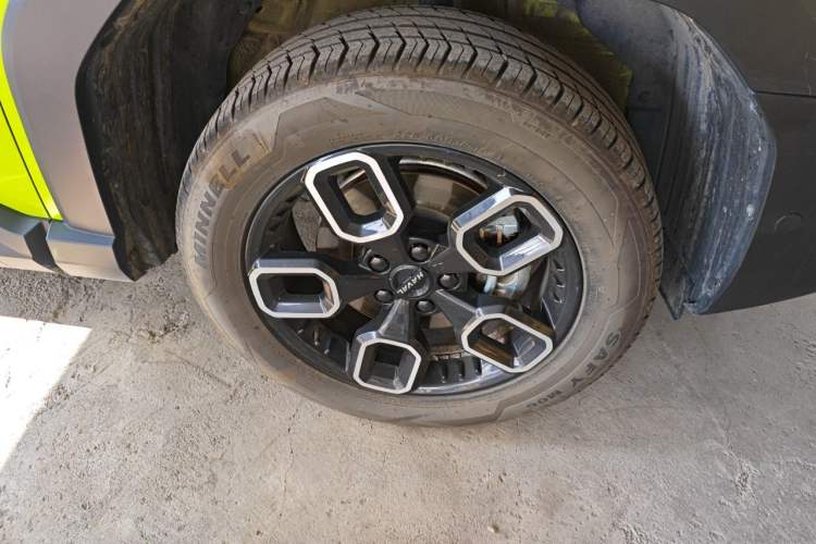 Used Haval X DOG 2022 1.5T DCT Two-Wheel Drive Trendy Sound Edition Right Front Wheel Hub