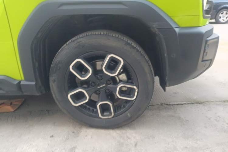Used Haval X DOG 2022 1.5T DCT Four-Wheel Drive Trendy Wild Edition Right Front Wheel Hub