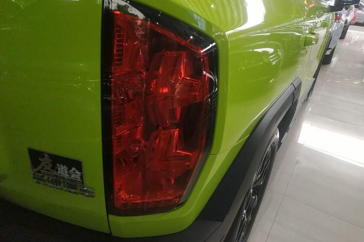 Used Haval X DOG 2022 1.5T DCT Four-Wheel Drive Trendy Wild Edition Right Rear Taillight