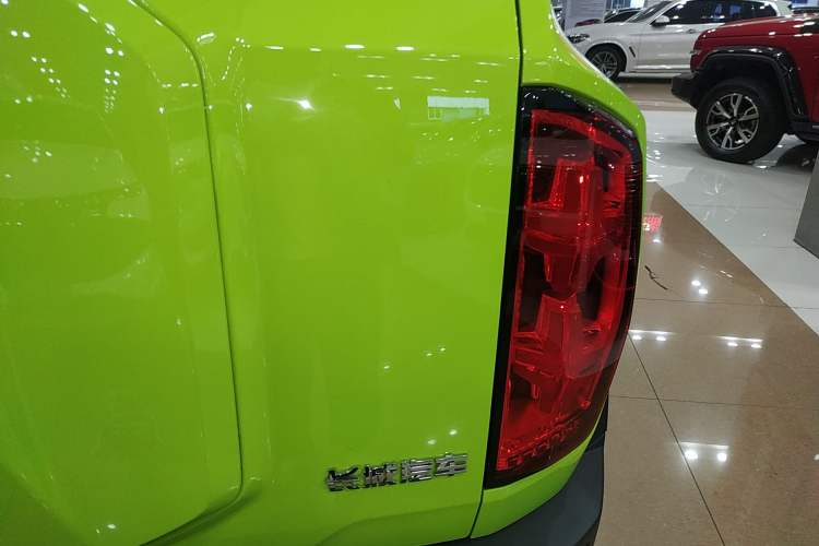 Used Haval X DOG 2022 1.5T DCT Four-Wheel Drive Trendy Wild Edition Right Rear Taillight