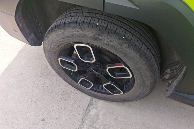 Used Haval X DOG 2022 1.5T DCT Four-Wheel Drive Trendy Wild Edition Right Rear Wheel Hub
