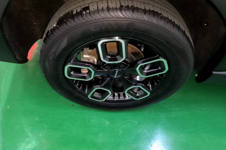 Used Haval X DOG 2022 1.5T DCT Four-Wheel Drive Trendy Wild Edition Right Rear Wheel Hub