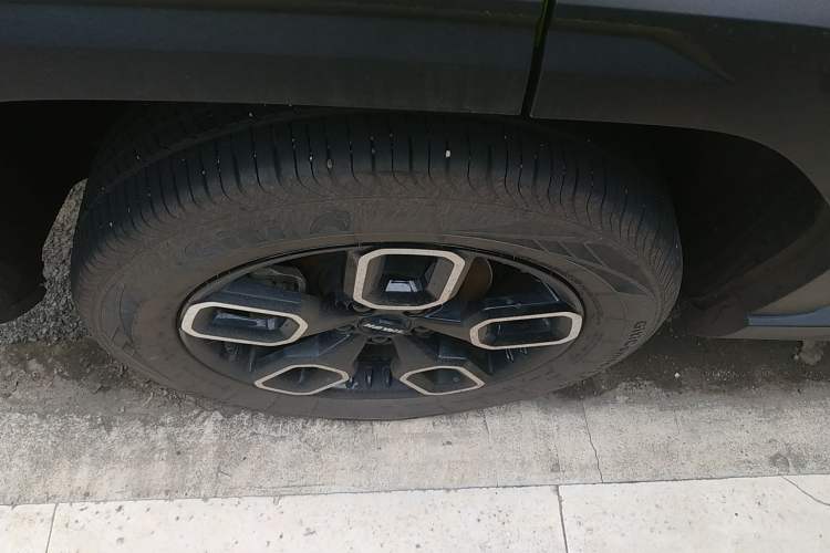 Used Haval X DOG 2022 1.5T DCT Four-Wheel Drive Trendy Wild Edition Right Rear Wheel Hub
