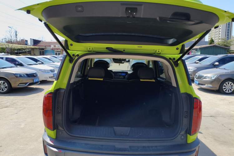 Used Haval X DOG 2022 1.5T DCT Two-Wheel Drive Trendy Edition Trunk