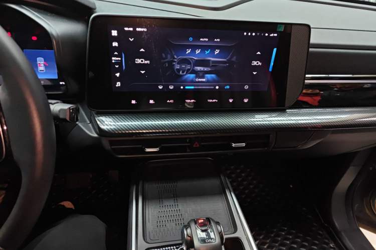 Used Haval X DOG 2022 1.5T DCT Four-Wheel Drive Trendy Wild Edition Audio And AC Panel