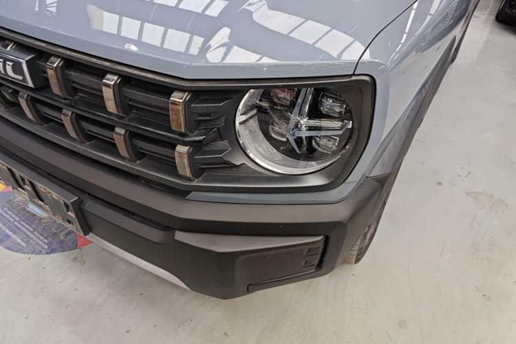 Used Haval X DOG 2022 1.5T DCT Four-Wheel Drive Trendy Wild Edition Left Front Headlight