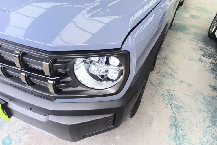 Used Haval X DOG 2022 1.5T DCT Two-Wheel Drive Trendy Sound Edition Left Front Headlight