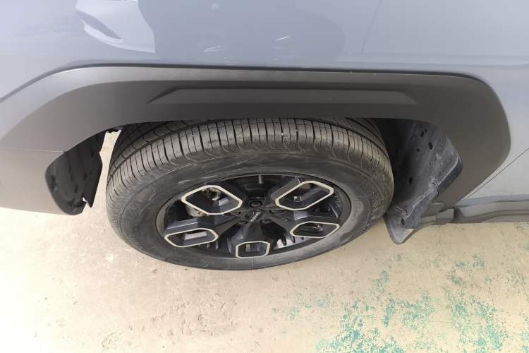 Used Haval X DOG 2022 1.5T DCT Two-Wheel Drive Trendy Sound Edition Left Front Wheel Hub