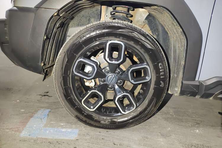 Used Haval X DOG 2022 1.5T DCT Two-Wheel Drive Trendy Edition Right Front Wheel Hub