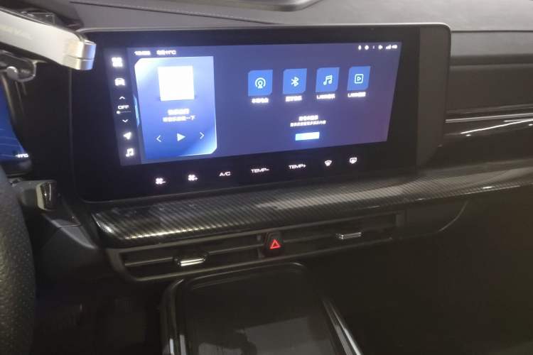 Used Haval X DOG 2022 1.5T DCT Two-Wheel Drive Trendy Edition Audio And AC Panel