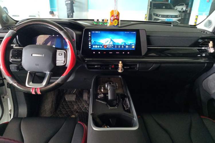 Used Haval X DOG 2022 1.5T DCT Two-Wheel Drive Trendy Edition Center Console