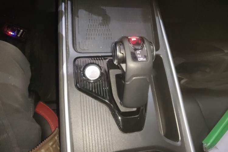 Used Haval X DOG 2022 1.5T DCT Two-Wheel Drive Trendy Edition Gear Lever
