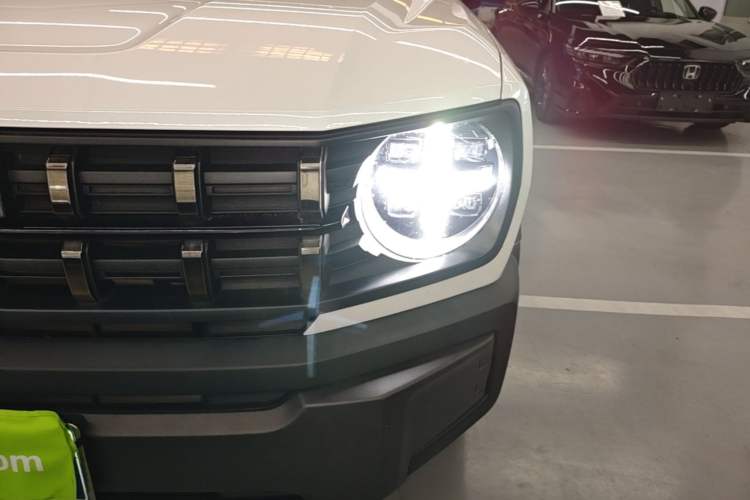 Used Haval X DOG 2022 1.5T DCT Two-Wheel Drive Trendy Edition Left Front Headlight