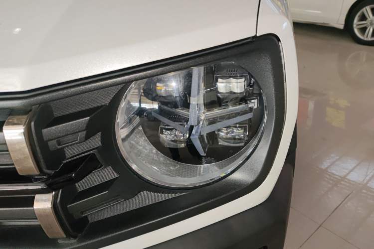 Used Haval X DOG 2022 1.5T DCT Two-Wheel Drive Trendy Edition Left Front Headlight