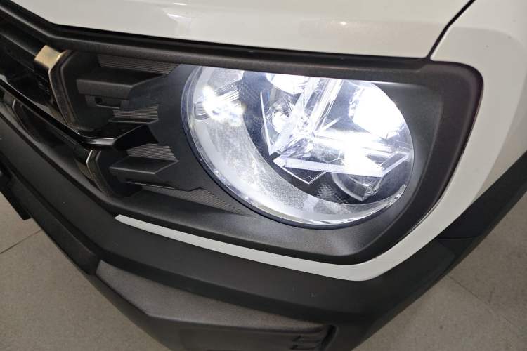 Used Haval X DOG 2022 1.5T DCT Two-Wheel Drive Trendy Edition Left Front Headlight