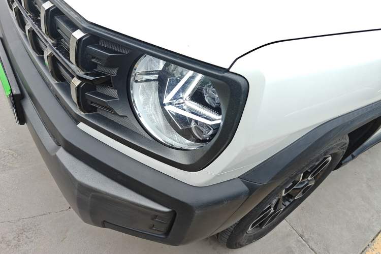 Used Haval X DOG 2022 1.5T DCT Two-Wheel Drive Trendy Edition Left Front Headlight
