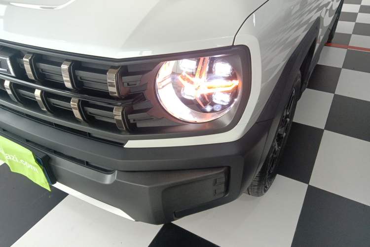 Used Haval X DOG 2022 1.5T DCT Two-Wheel Drive Trendy & Cool Edition Left Front Headlight