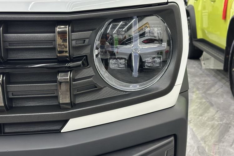 Used Haval X DOG 2022 1.5T DCT Two-Wheel Drive Trendy Edition Left Front Headlight