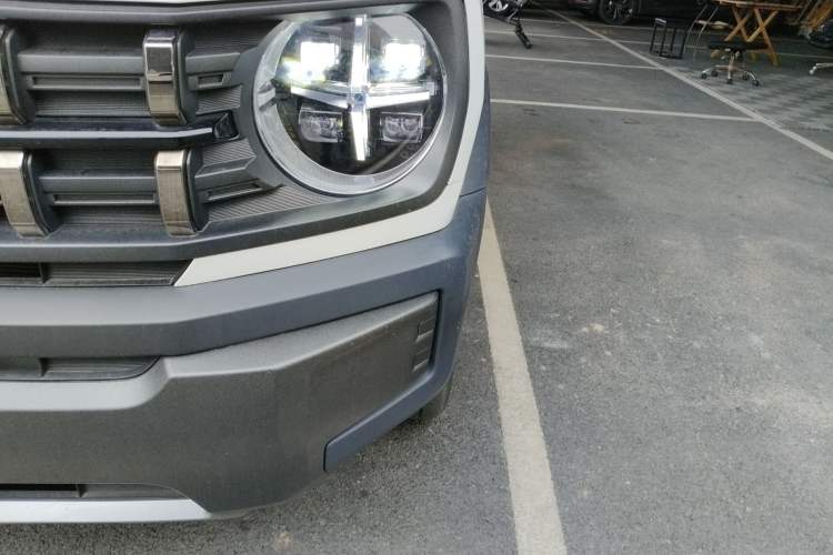 Used Haval X DOG 2022 1.5T DCT Two-Wheel Drive Trendy Edition Left Front Headlight