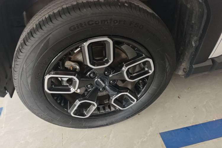 Used Haval X DOG 2022 1.5T DCT Two-Wheel Drive Trendy Edition Left Front Wheel Hub