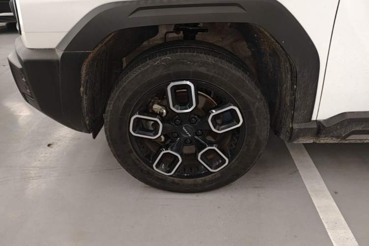 Used Haval X DOG 2022 1.5T DCT Two-Wheel Drive Trendy Edition Left Front Wheel Hub