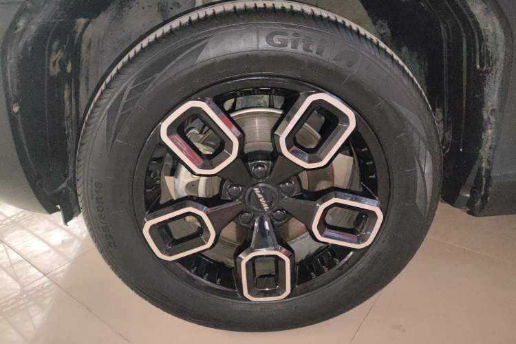 Used Haval X DOG 2022 1.5T DCT Two-Wheel Drive Trendy Edition Left Front Wheel Hub